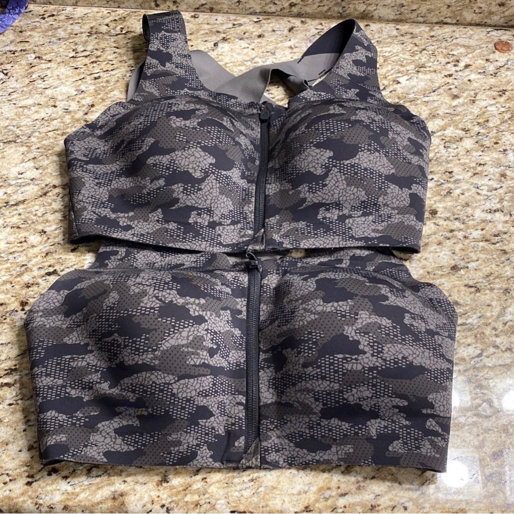 EUC Lululemon Bras 32E Lot of 4
